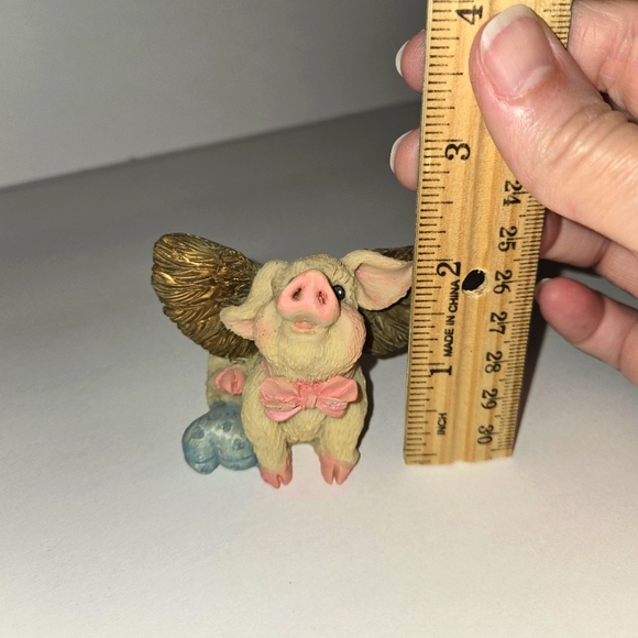 Collectible Figurine Winged Pig - Picture 6 of 9